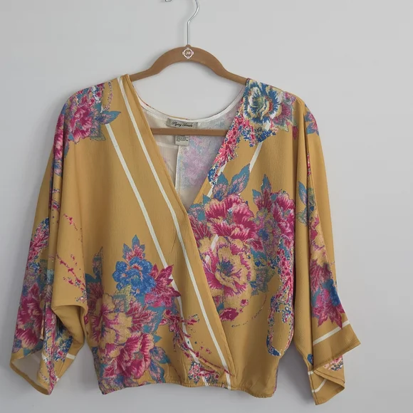 Flying Tomato Floral Blouse Size M - Picture 3 of 6